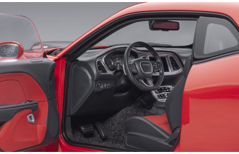 Dodge Challenger 392 Hemi Scat Pack Shaker 2018 красный