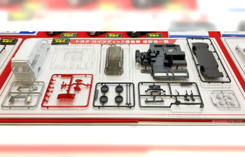 Сборная модель Toyota Hi-Ace Ambulance