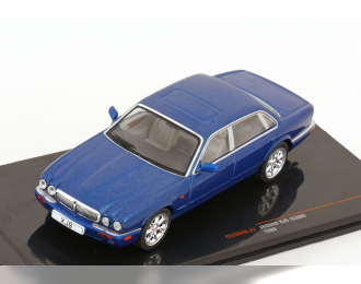 JAGUAR XJ8 (X308) (1998). blue