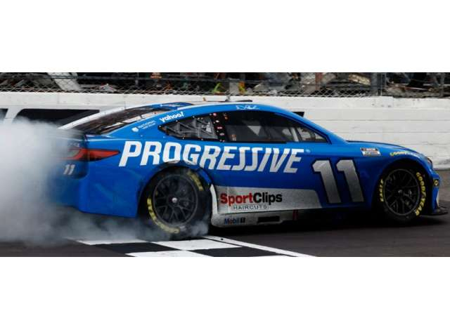 Toyota Camry XSE #11 Denny Hamlin *Progressive*, blue/white 2025