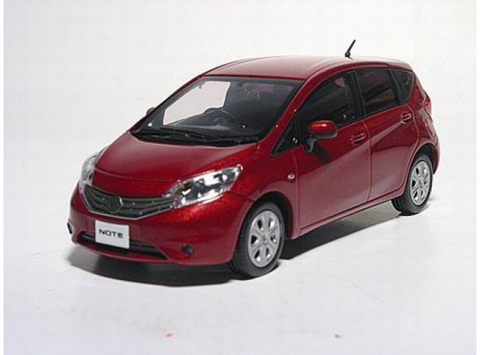 NISSAN Note, radiant red