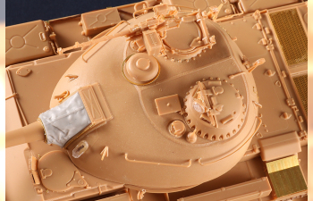 Сборная модель Советский средний танк Т-54