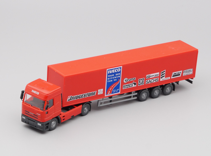 IVECO EuroStar Koffersattelzug, red