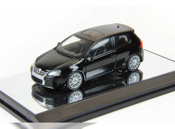 VOLKSWAGEN Golf R32 (2005), black