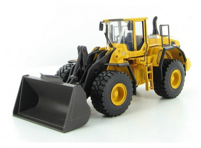 VOLVO L220G Loader, yellow