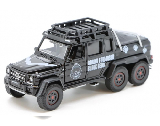 MERCEDES-BENZ G63 AMG 6x6 with Black Bear Family