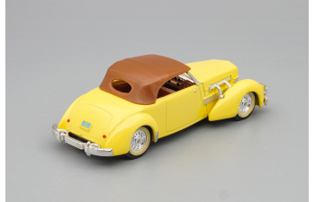 CORD 812 SC Phaeton (1937), yellow / brown