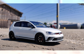 Volkswagen Golf GTI Clubsport S 2014, White with Black Pack