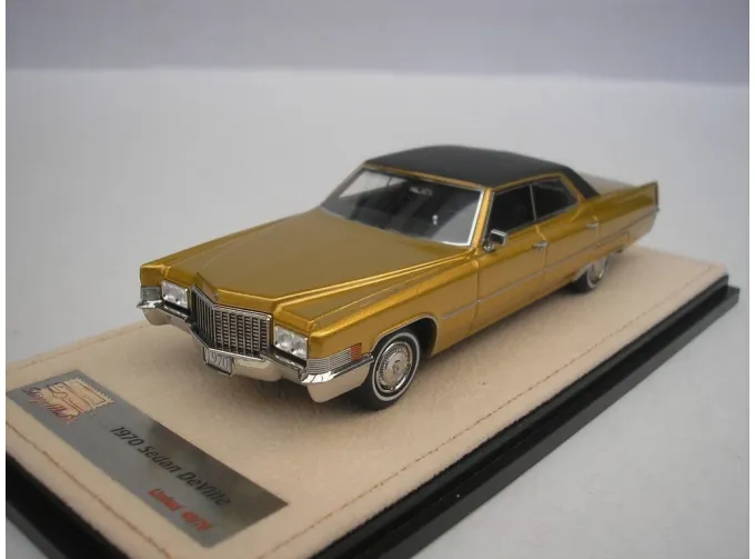 CADILLAC Sedan de Ville (1970), Regency Bronze Firemist