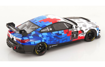 BMW M4 GT4 Coupé #1 (2024), white / black / blue / red