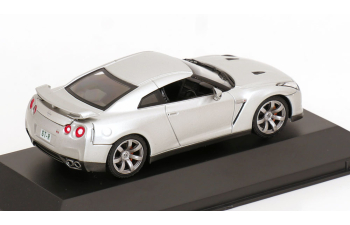 NISSAN Gt-r (r35) Coupe 2008, Silver