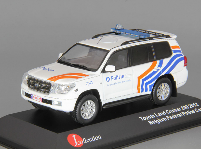 TOYOTA Land Cruiser 200 Politie (2011), white