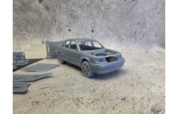 Сборная модель Mercedes-Benz W124 (E500) (из. к/ф "Такси 1") целая