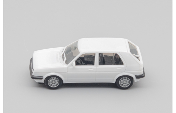 VOLKSWAGEN Golf, white