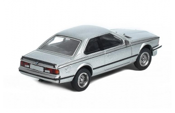 BMW 635 CSi (1977), silver