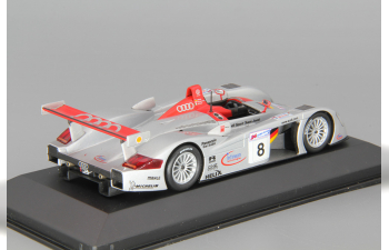 AUDI R8 Vitrine 24h von LeMans (2000), silver