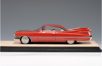 CADILLAC Coupe Deville (1959), Seminole Red