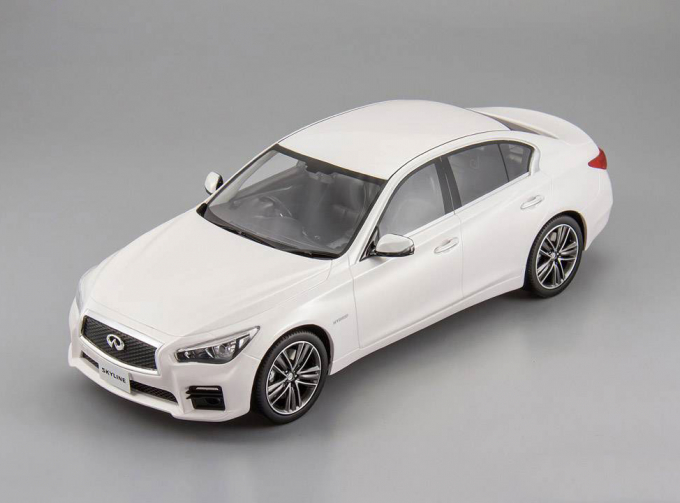 INFINITI Skyline Q50, white