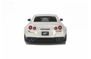 Nissan R35 GTR LB Performance, L.e. 2000 pcs. (pearl white)