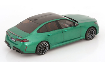 BMW M5 (G90) Saloon (2025), green metallic black