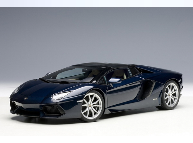 Lamborghini Aventador LP700-4 Roadster 2013 (met. blue)