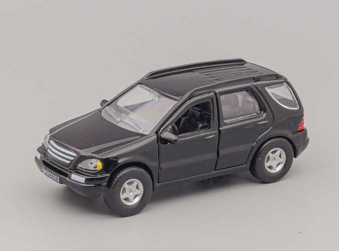 MERCEDES-BENZ M320, black
