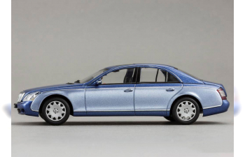 MAYBACH 57 SWB (2003), cote d'azur blue middle/cote d'azur blue bright