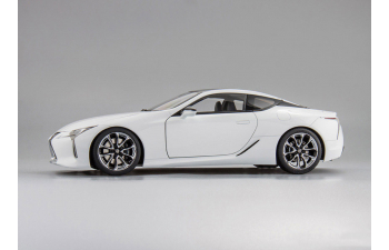 LEXUS LC500, white