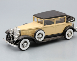 CADILLAC V16 (1931), beige / black