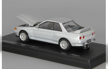 NISSAN Skyline GT-R (BNR32) V-speck II, spark silver