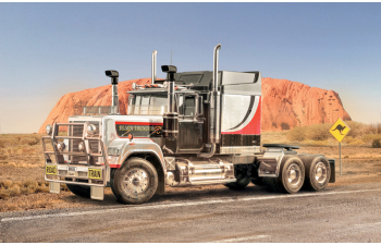 Сборная модель MACK Black Tunder Australian Tractor Truck 3-assi (1981)
