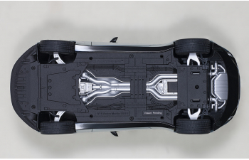 Aston Martin DB11 серебристый