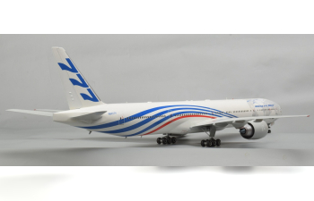 Сборная модель Пассажирский авиалайнер Боинг 777-300 ER