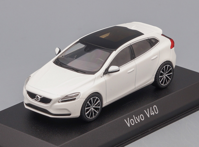 VOLVO V40 2016 Crystal White Metallic