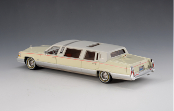 CADILLAC Brougham Limousine 1991, белый