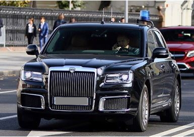 AURUS SENAT седан не бронированный, машина сопровождения с мигалкой, universe black