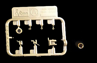 Сборная модель 75mm Pack Howitzer M1A1 (British Airborne Version) & Gun Crew