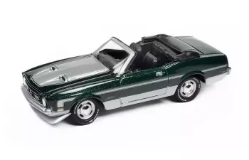 Ford Mustang Convertible(1972), Dark Green Poly/silver, Chevrolet Chevelle SS Heavy Chevrolet, Fathom Blue with Heavy Chevy Emblem & White Side Stripe