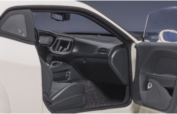 Dodge Challenger Demon SRT белый с черным