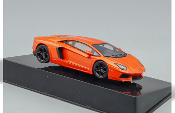 LAMBORGHINI Aventador, orange