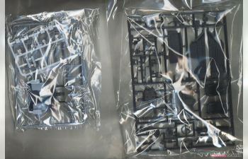 Сборная модель Initial D Trueno Early Model 1600GT APEX AE86 (Fujiwara Takumi Ver.)