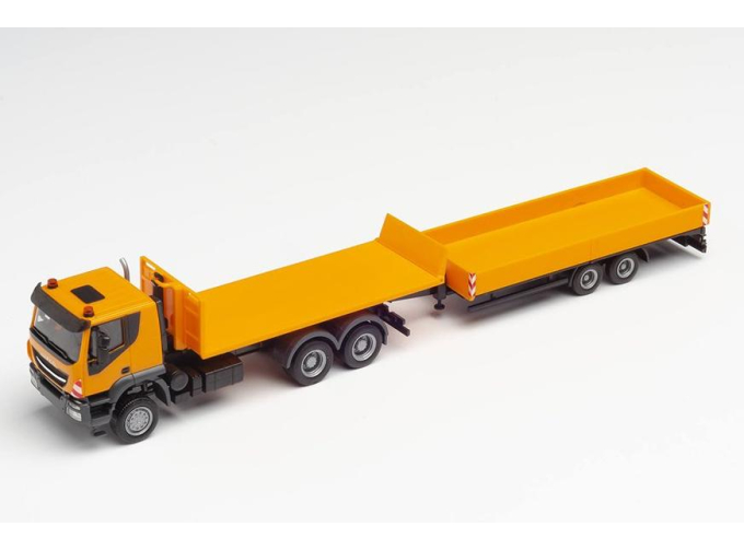 IVECO Trakker 6×6 с прицепом, желтый