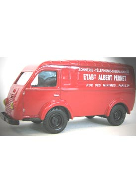 RENAULT 1000KG "Télécommunications Pernet", красный