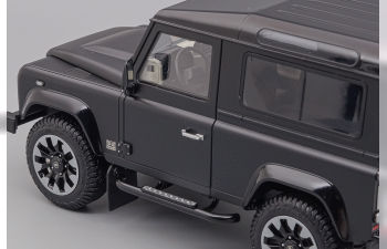 LAND ROVER Defender 90 Works V8 (2018), matt-schwarz