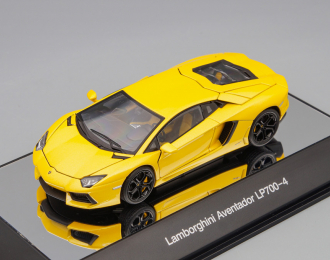 LAMBORGHINI Aventador LP700-4 (2011), yellow metallic