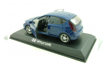 HYUNDAI i30 (2009), blue