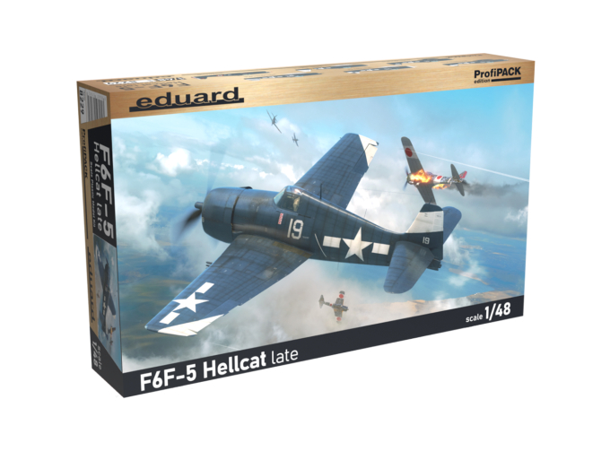 Сборная модель F6F-5 Hellcat late