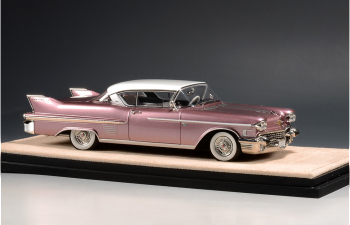 CADILLAC Coupe Deville (1958), Pink Metallic