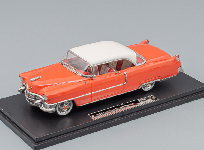 CADILLAC Coupe Deville (1955), rose / white