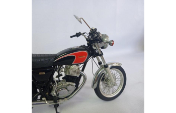 YAMAHA SR 500 (1978), black red